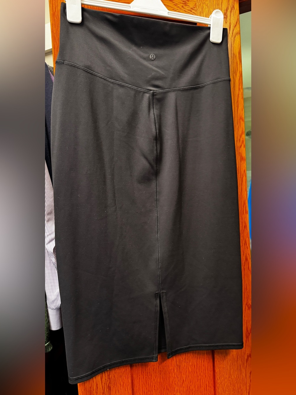 LuLuLemon Nulu Slim-Fit High-Rise Skirt - Black / Size 12 - Picture 3 of 3